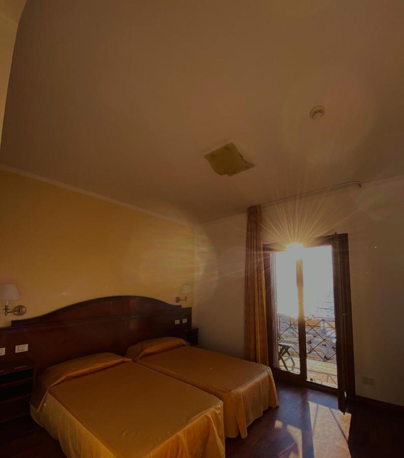 Hotel La Lampara Reggio di Calabria Exterior photo